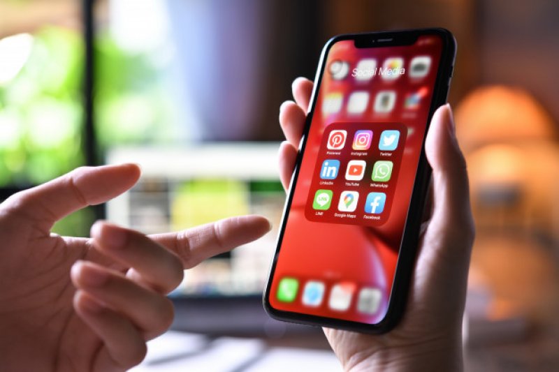 AHORA TAMBIÉN PODÉS COMUNICARTE POR WHATSAPP